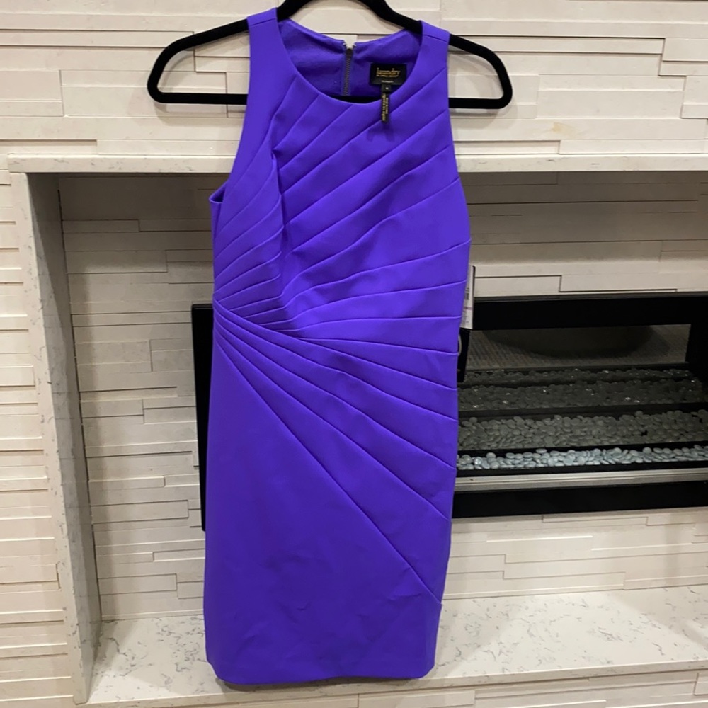 Laundry by Shelli Segal. Size 6. Bright Violetta dress.